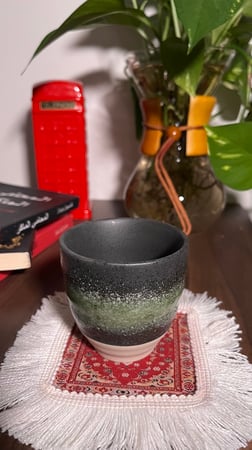 كوب قهوة اسود بنقط اخضر (170 ملم )