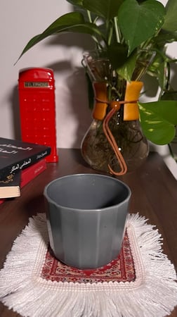 كوب قهوة رصاصي