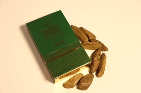 عود فاخر