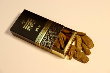 عود فاخر