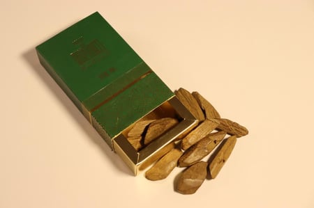 عود فاخر