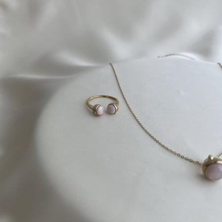 نص طقم حجر وردي عيار 18