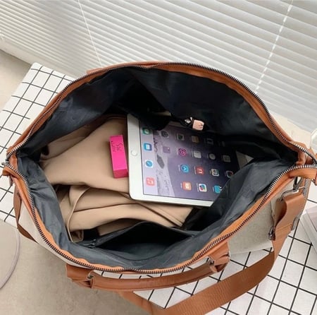 شنطة ثيم دزني متعددة الاستخدامات (لون بيج)