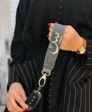 ميداليه بالاسم_الوان متعدده