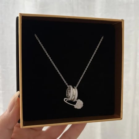 سلسال مشبك مطلي ذهب