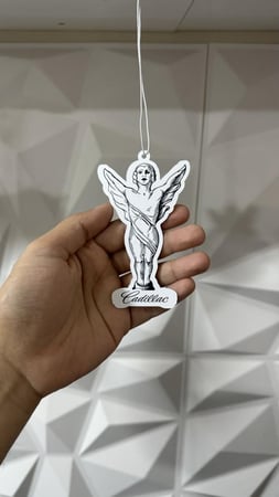 تعليقة تمثال كاديلاك خرفشه