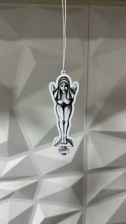 تعليقة للسيارة تمثال حورية مصرية