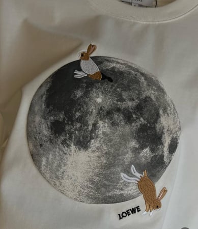 تيشيرت لويفي