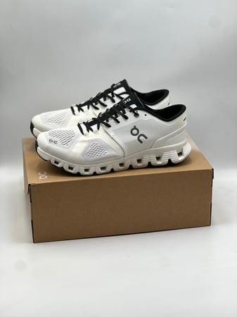 حذاء اون راننق فيتنامي