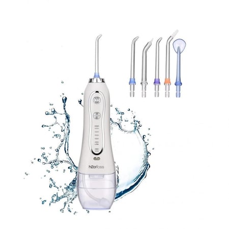 خيط مائي للاسنان