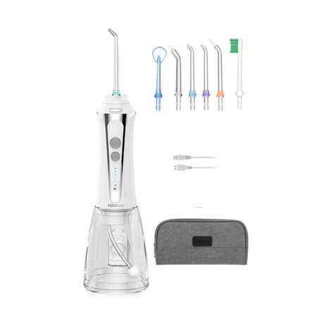 خيط مائي للاسنان