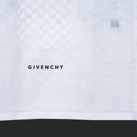 شماغ جفينشي أبيض 4 خطوط