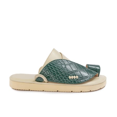 حذاء شرقي زيتي نقشة التمساح