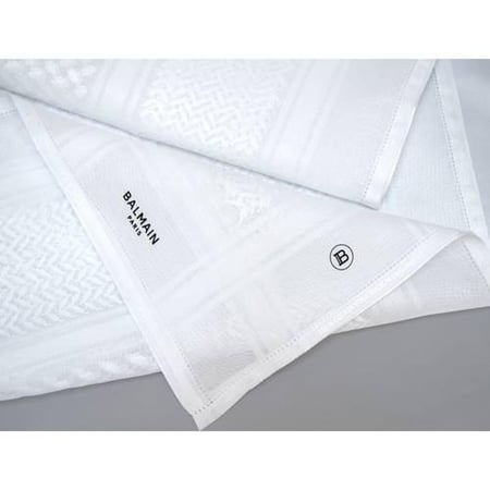 شماغ بالمان أبيض