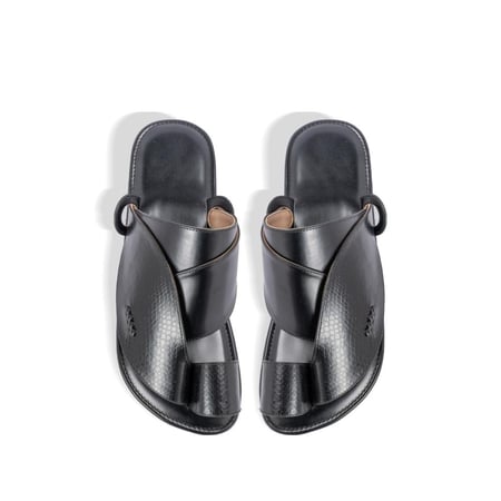 حذاء شرقي مريح