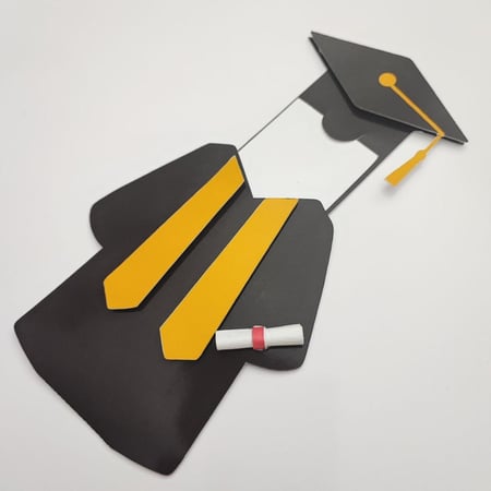 كرت تخرج جاهز للطباعه والقص