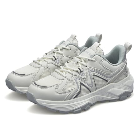 حذاء رياضي نسائي من باتونيا - أبيض و رمادي