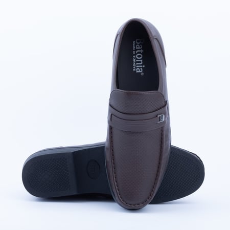 حذاء جلد طبيعي منقوش وتوكة - بني