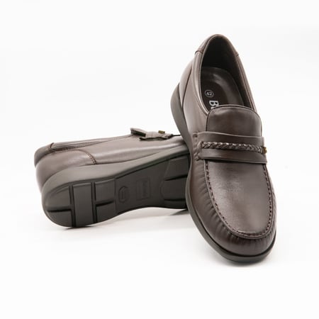 حذاء جلد طبيعي سادة مطرز بالخيوط برباط مضفر وتوكة - كوفي