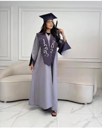 عبايات تخرج 2025