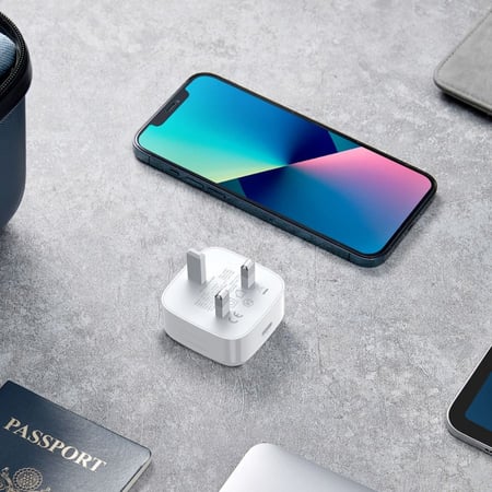 شاحن يو جرين جداري 30 واط بتقنية PD أبيض