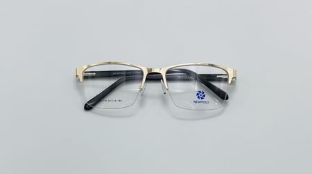 نظاره طبية مستطيلة من المعدن اللون ذهبي رقم الموديل 2216C3