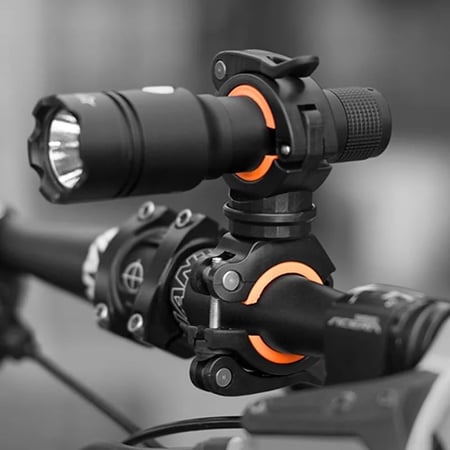 حامل مزدوج للدراجات والسكوترات ثنائي التثبيت 360 درجة