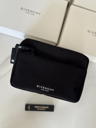 شنطة يد givince