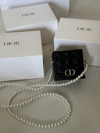 شنطة ارواج ديور