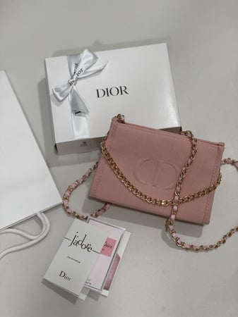 شنطة ميني dior مع ستراب