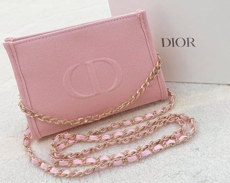 شنطة ميني dior مع ستراب