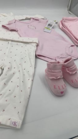 طقم كالفين كلين