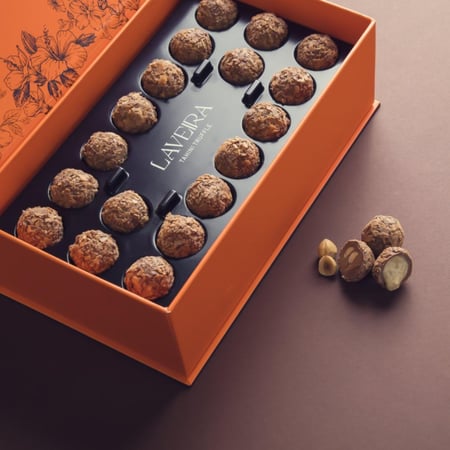 لافيرا ترفل طحينة و بندق - Tahini & Hazelnut Truffles