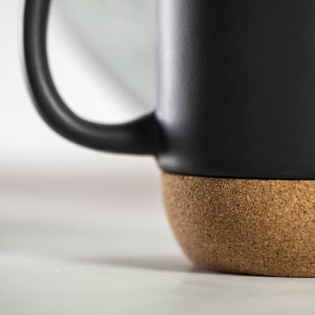 كوب سيراميك مع فلين وغطاء