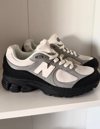 New Balance x The Basement 2002R Sneakers - Stone Grey