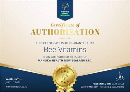 MGO 30+ Manuka Honey Blend وزن 500 جرام له طعم جميل وكامل الجسم ومضمون لاحتوائه على 30 مجم كحد أدنى لكل كيلوغرام من ميثيل جليوكسال ، المركب المسؤول عن نشاط العسل الفريد المضاد للبكتيريا. MGO 30+ Manuka Honey هو ما يعادل Active 5+ في نظام التصنيف الأقدم (