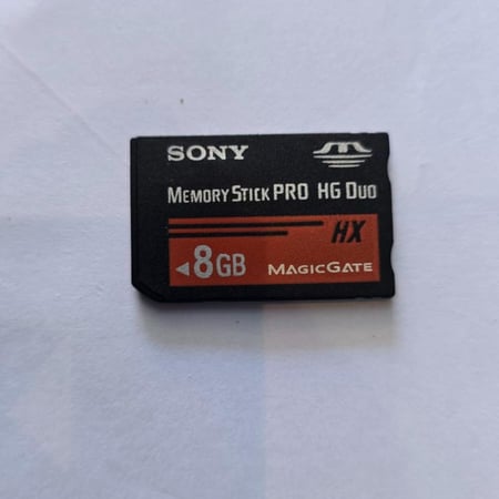 بطاقة ذاكرة بي اس بي PSP المساحة 8 قيقا 15 لعبه