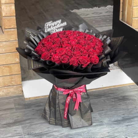 بوكيه ورد حجم كبير تغليف اسود