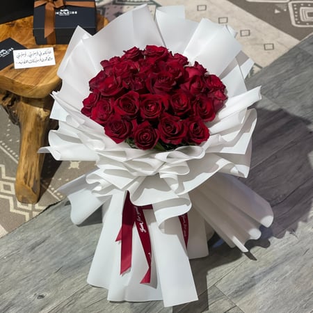 بكج باقه ورد & عطر باشا اسود