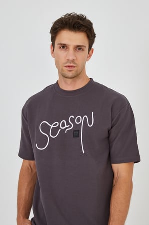 تيشيرت فيراني واسع بكتابة SEASON