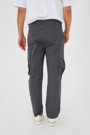 بنطال فيراني غامق كارجو مزين بيجيوب من الجنب