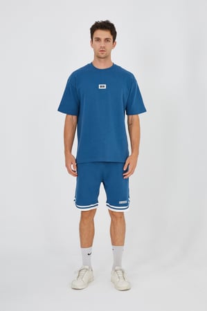 طقم شورت أزرق بحواف بيضاء مزين بكتابة Don't ignore dreams!!