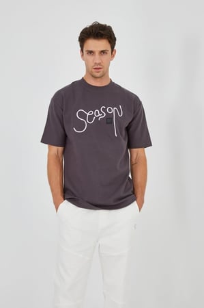 تيشيرت فيراني واسع بكتابة SEASON