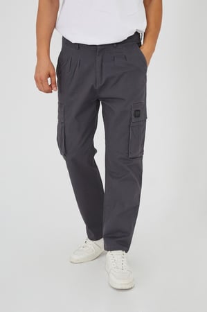 بنطال فيراني غامق كارجو مزين بيجيوب من الجنب