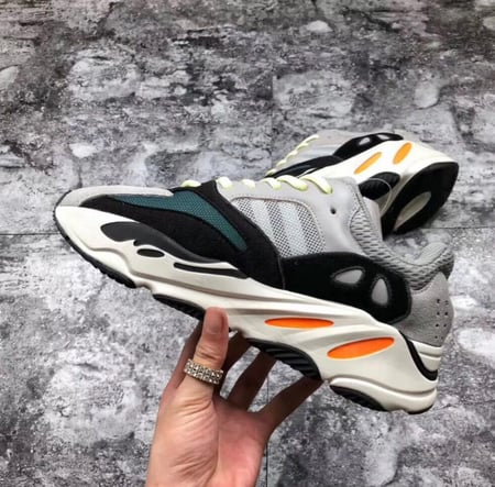 Adidas Yeezy boost 700 Wave