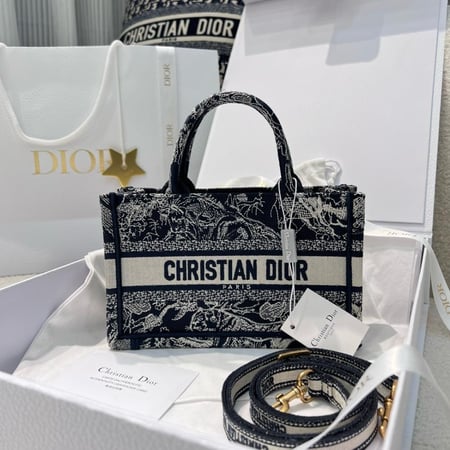 DIOR