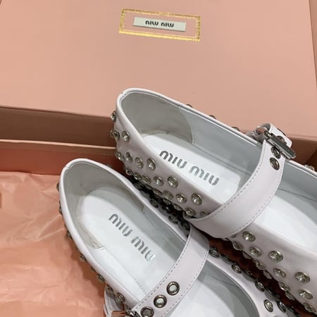 MIUMIU
