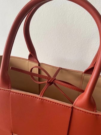 Bottega- arco tote