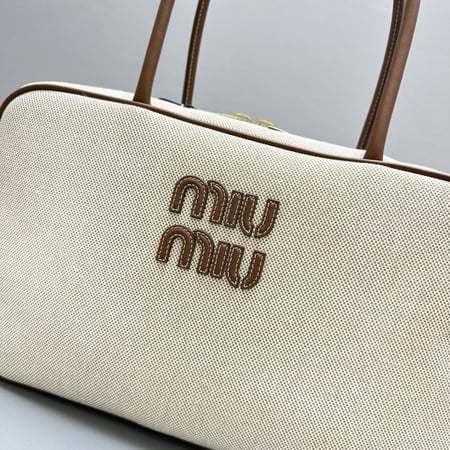 MIU MIU