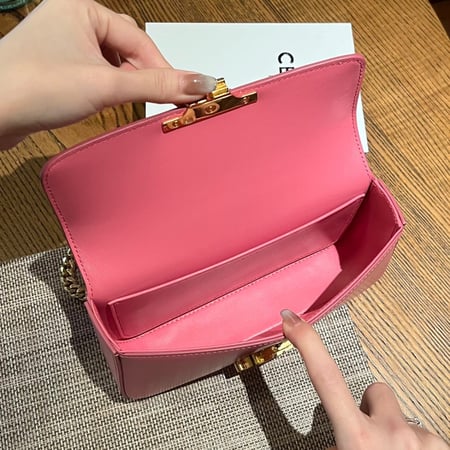 CELINE